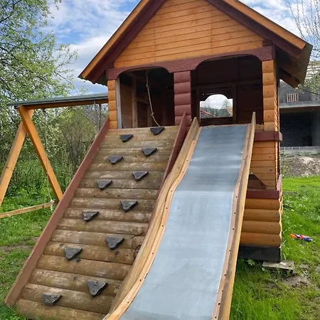 в карпатах ヴィラ ボロフタ